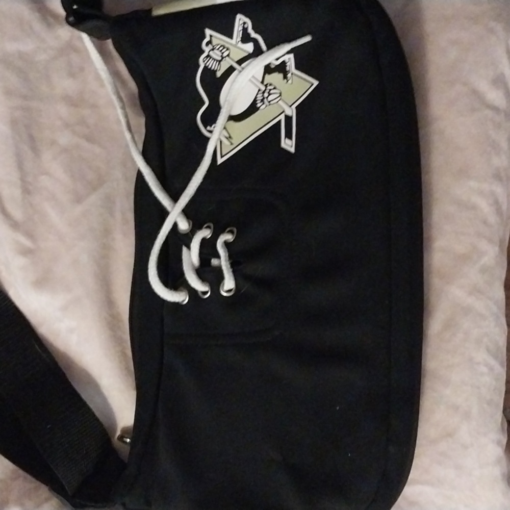 Penguin purse nwot